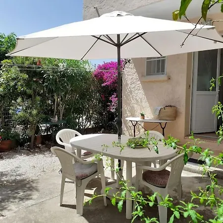 T2 Climatise, Avec Jardins Et Parking Prive 아파트 *